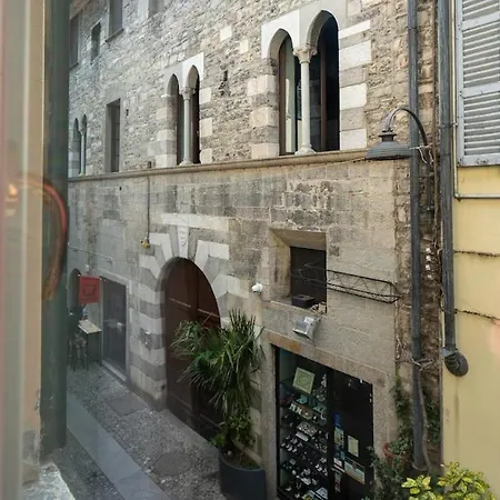 Del 1400 In Centro Storico * Côme