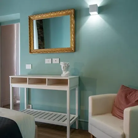 Apartment Del 1400 Nel Cuore Del Centro Storico A 2 Min Dal Porto E Con 2 Bici Gratuite Como